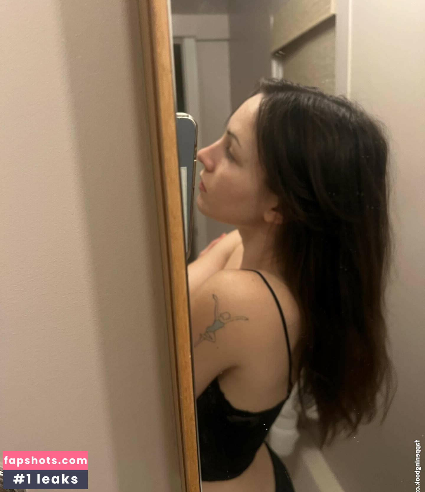 Ella Woolsey gallery photo #9