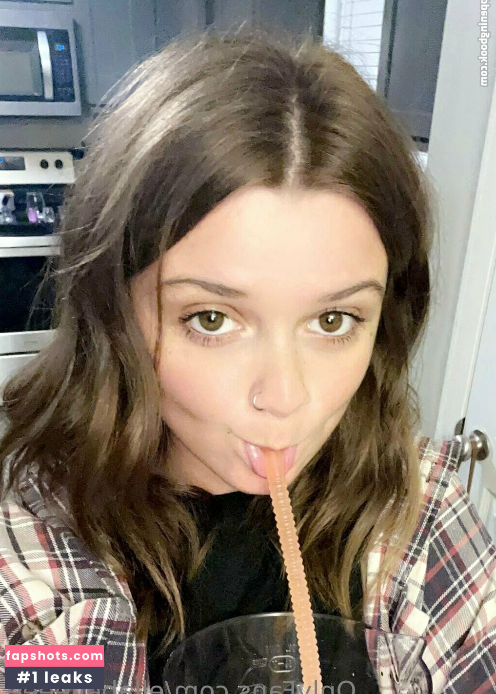 ellabelleeee nude babe gallery