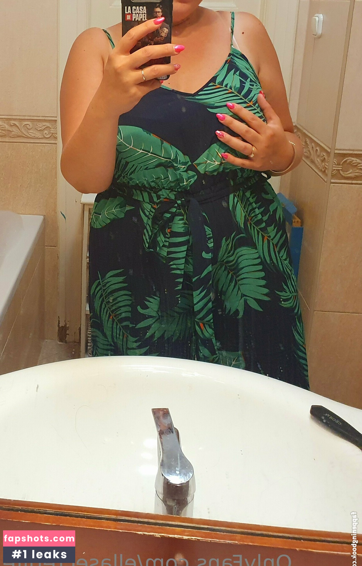 ellasecretlife nude babe gallery