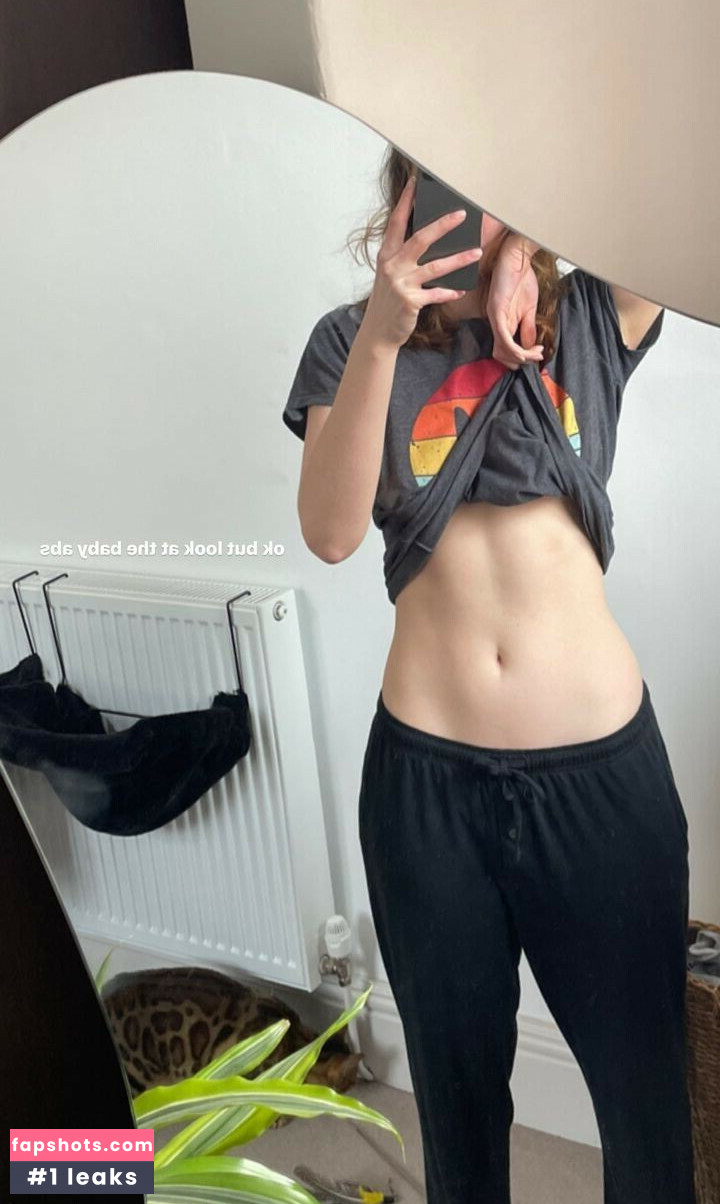 Ellbat nude babe gallery