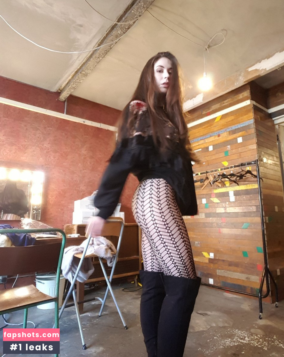 Elle Beth gallery photo #12