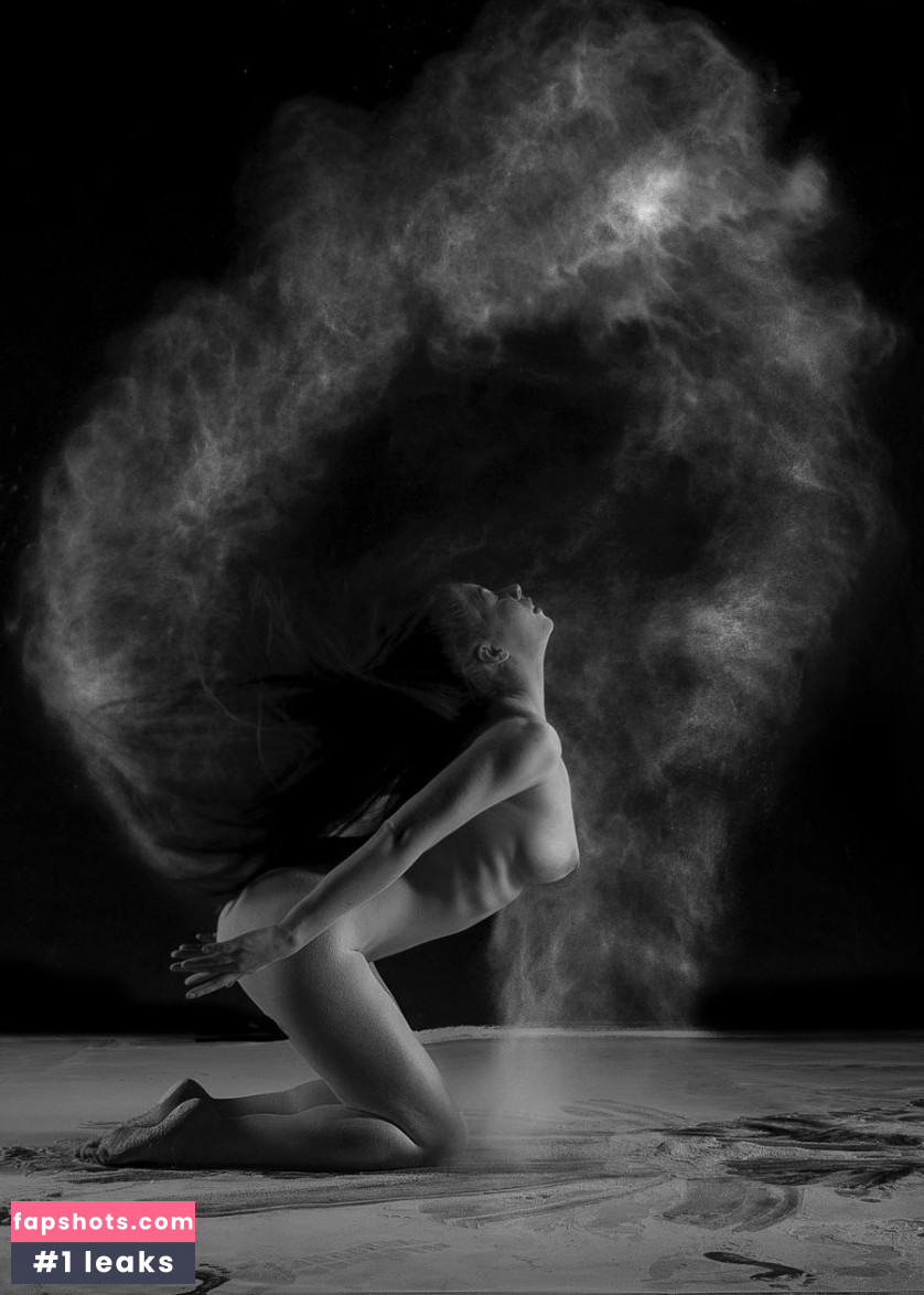 Elle Beth gallery photo #8