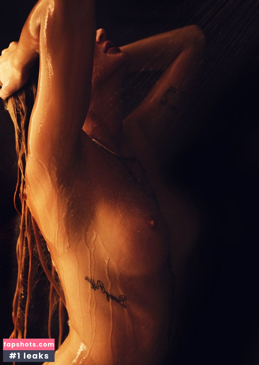 Elle Bowman gallery photo #3