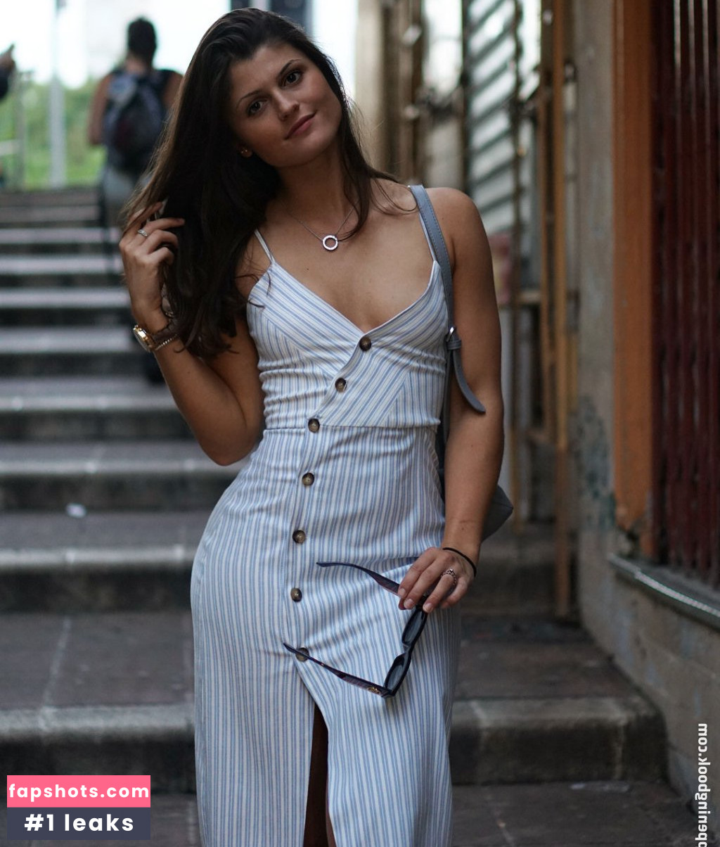 Elle Edwards gallery photo #43