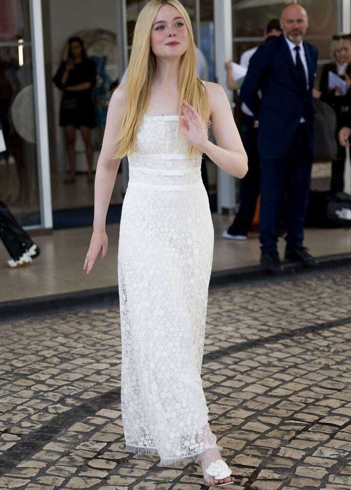 elle-fanning gallery photo #1211