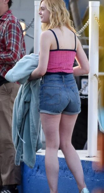 elle-fanning gallery photo #877