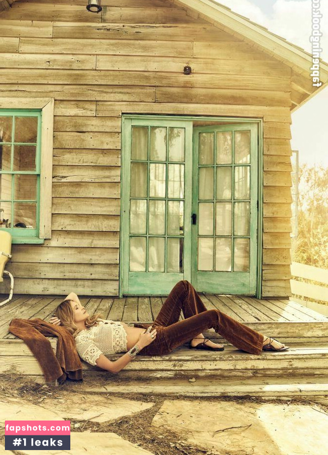 Elle Macpherson gallery photo #23