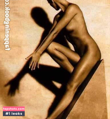 Elle Macpherson gallery photo #59