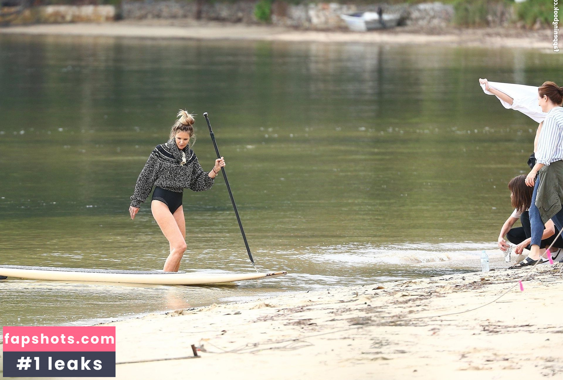 Elle Macpherson gallery photo #79