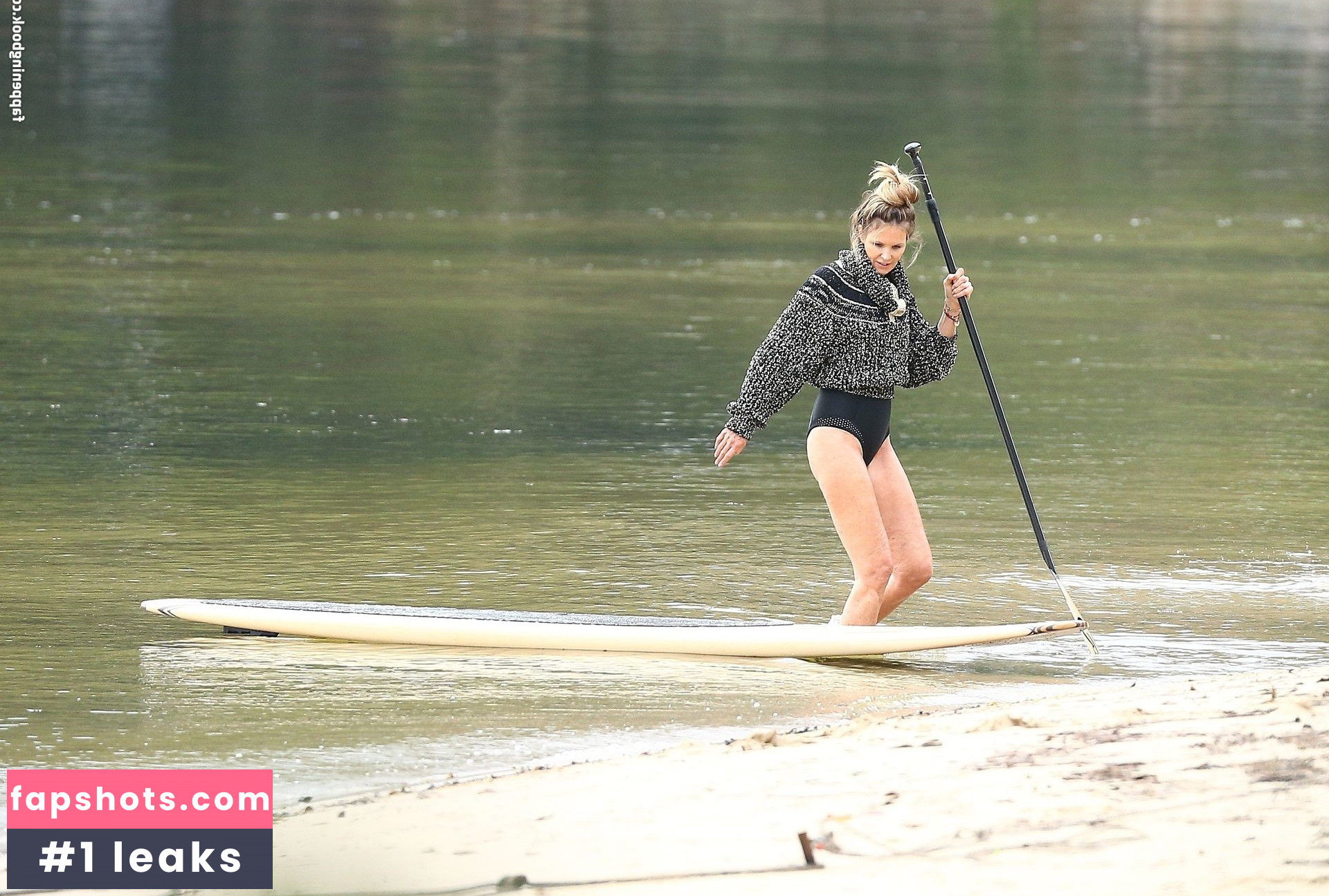 Elle Macpherson gallery photo #80