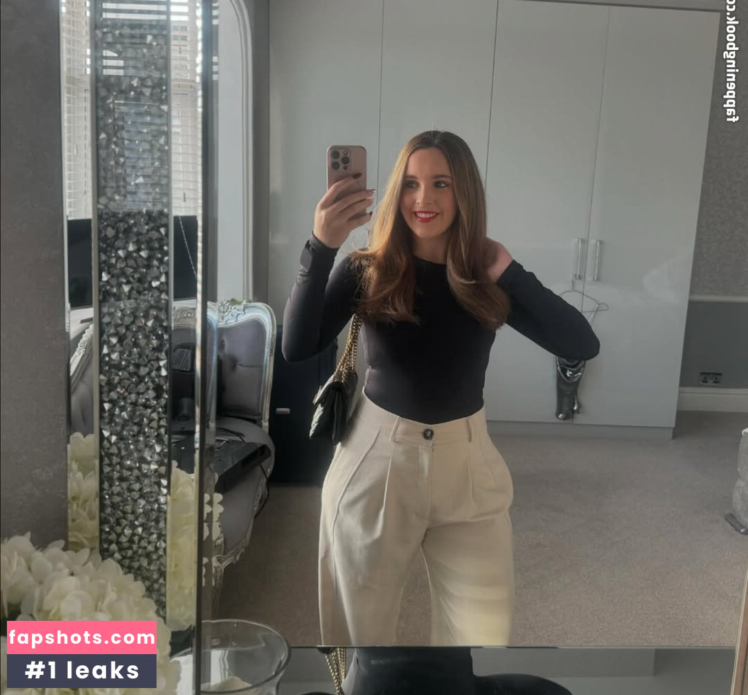 Elle Mulvaney gallery photo #11