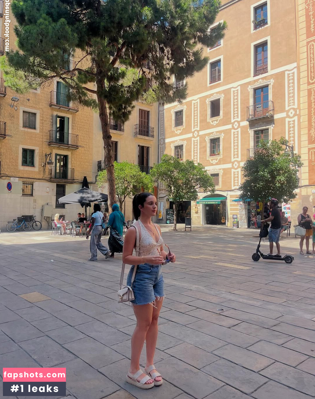 Elle Mulvaney gallery photo #13