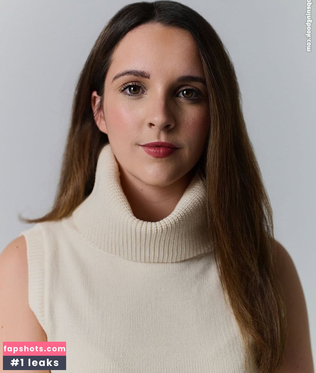 Elle Mulvaney gallery photo #20