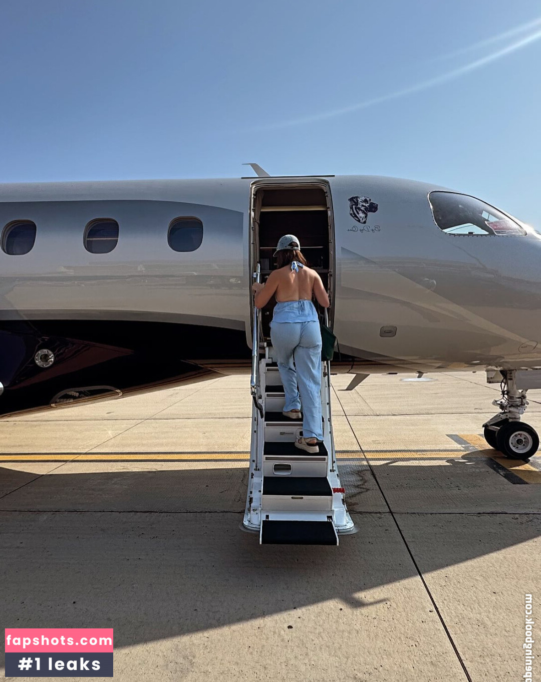 Elle Mulvaney gallery photo #21