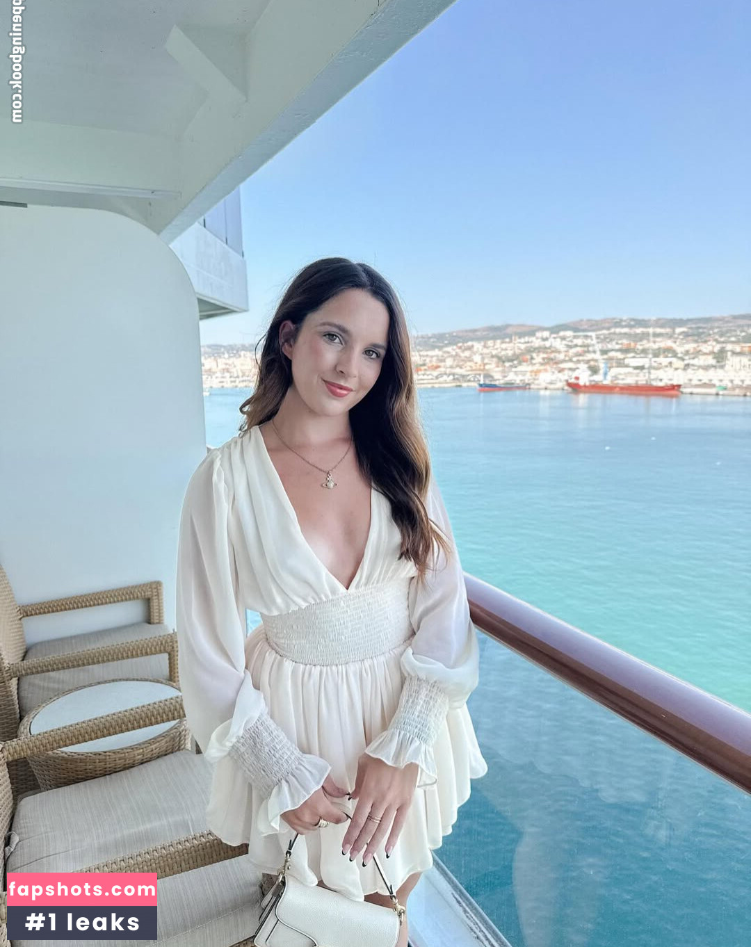 Elle Mulvaney gallery photo #24