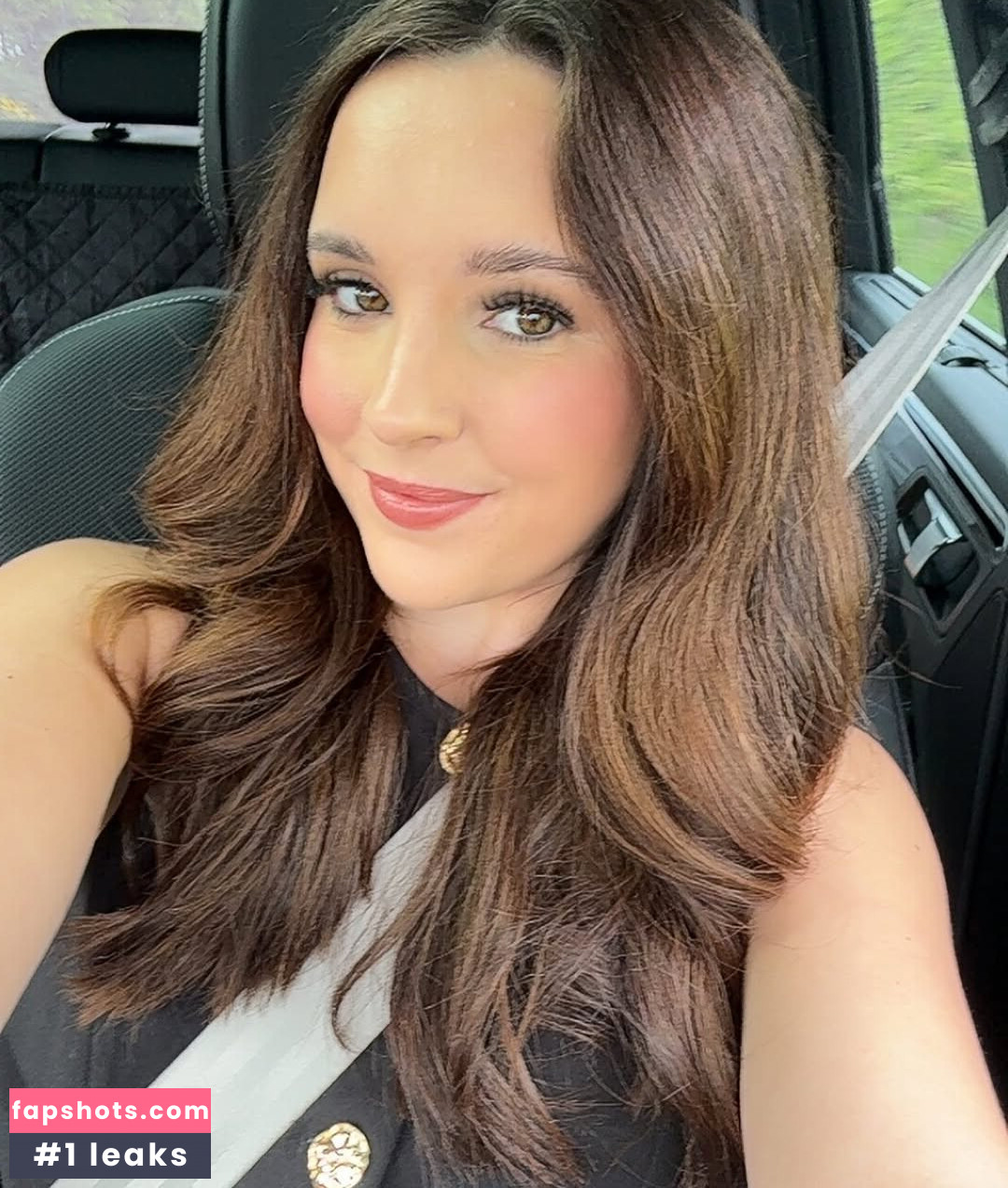 Elle Mulvaney gallery photo #26