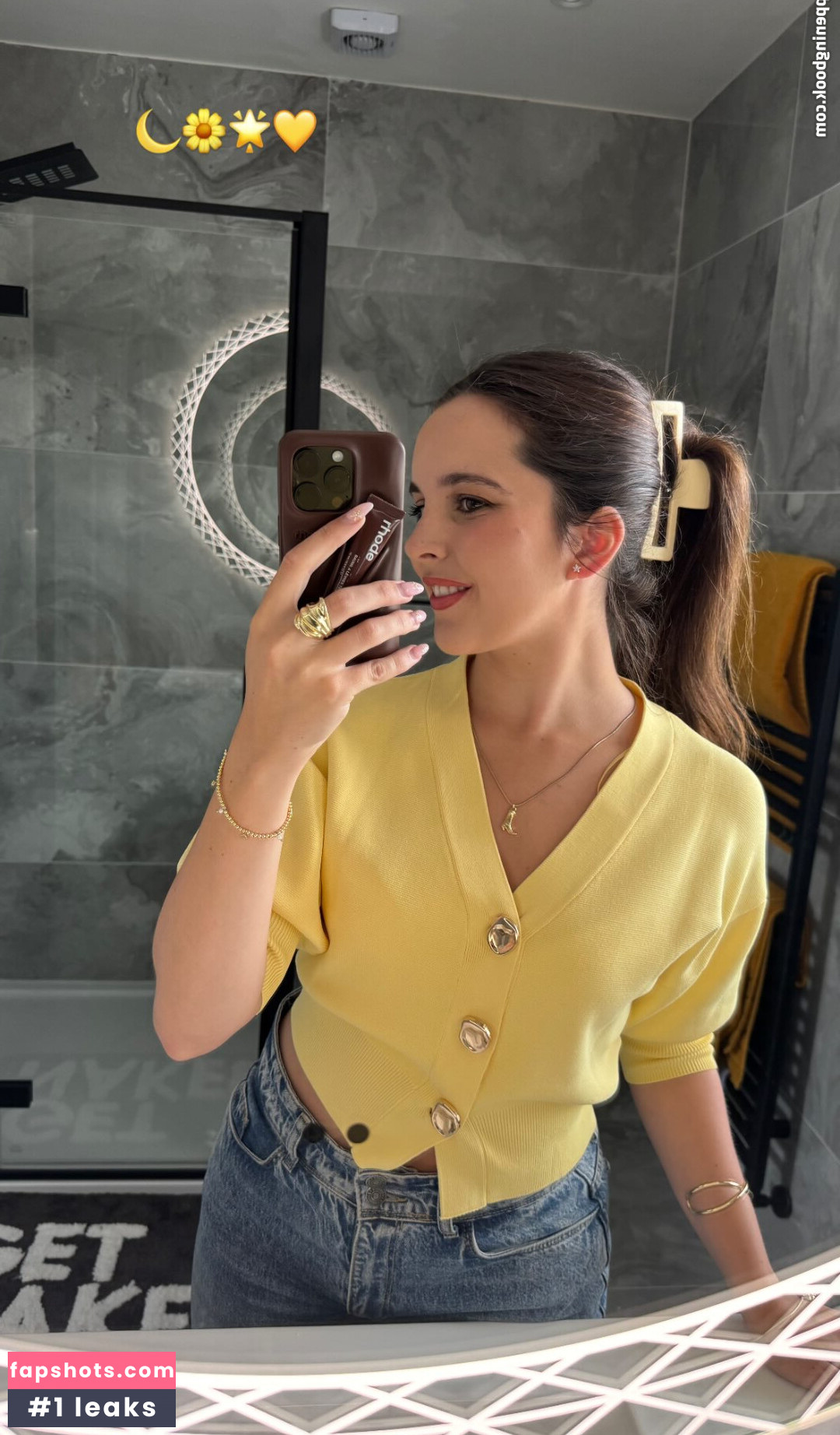 Elle Mulvaney gallery photo #6