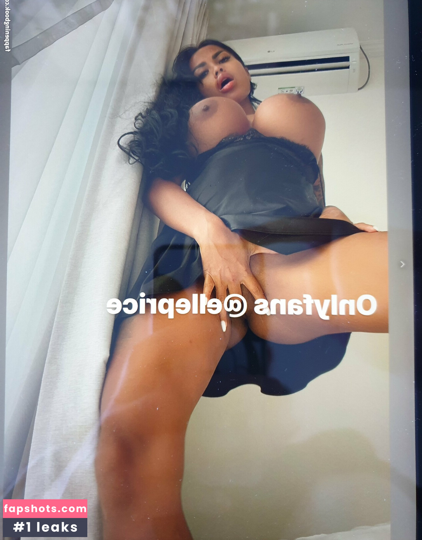 Elle Price nude babe gallery