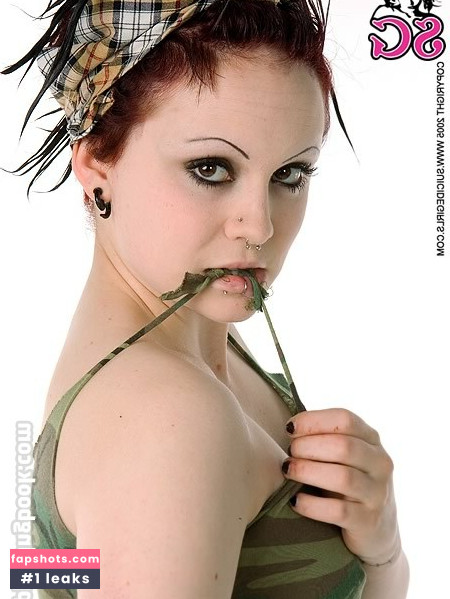 Elle Stranger gallery photo #5