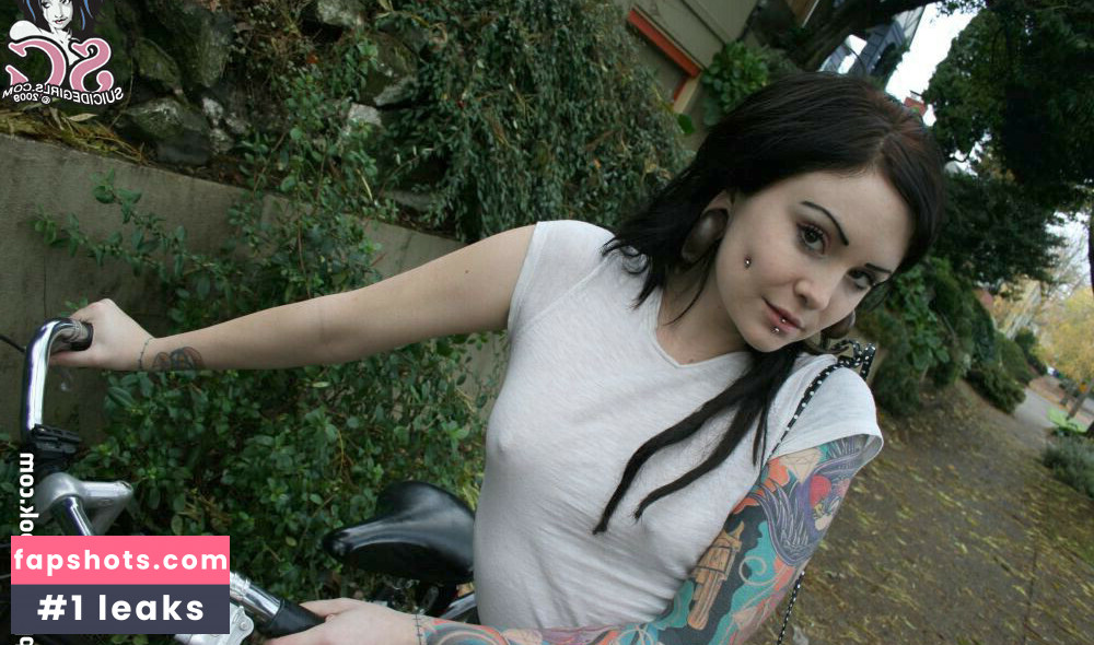 Elle Stranger gallery photo #46