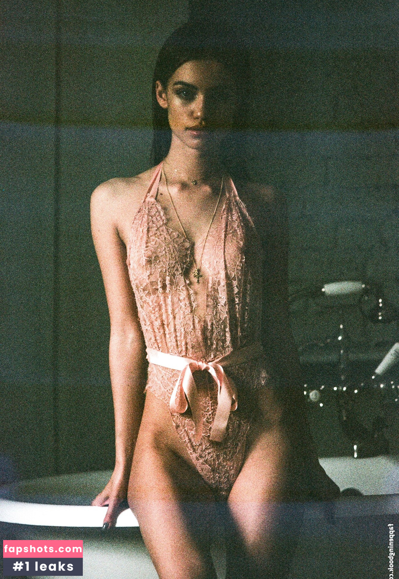 Elle Trowbridge gallery photo #29