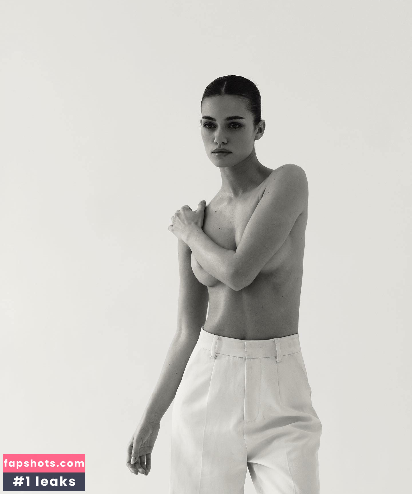 Elle Trowbridge gallery photo #5