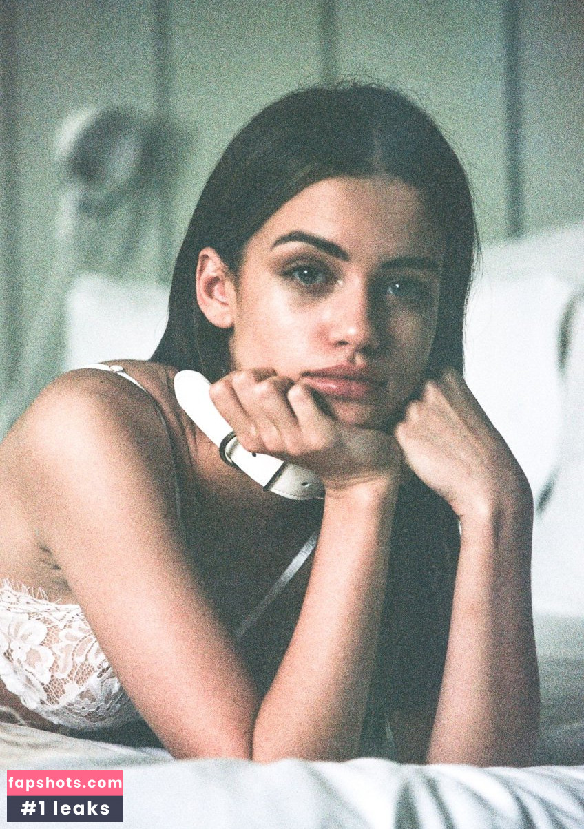 Elle Trowbridge gallery photo #52