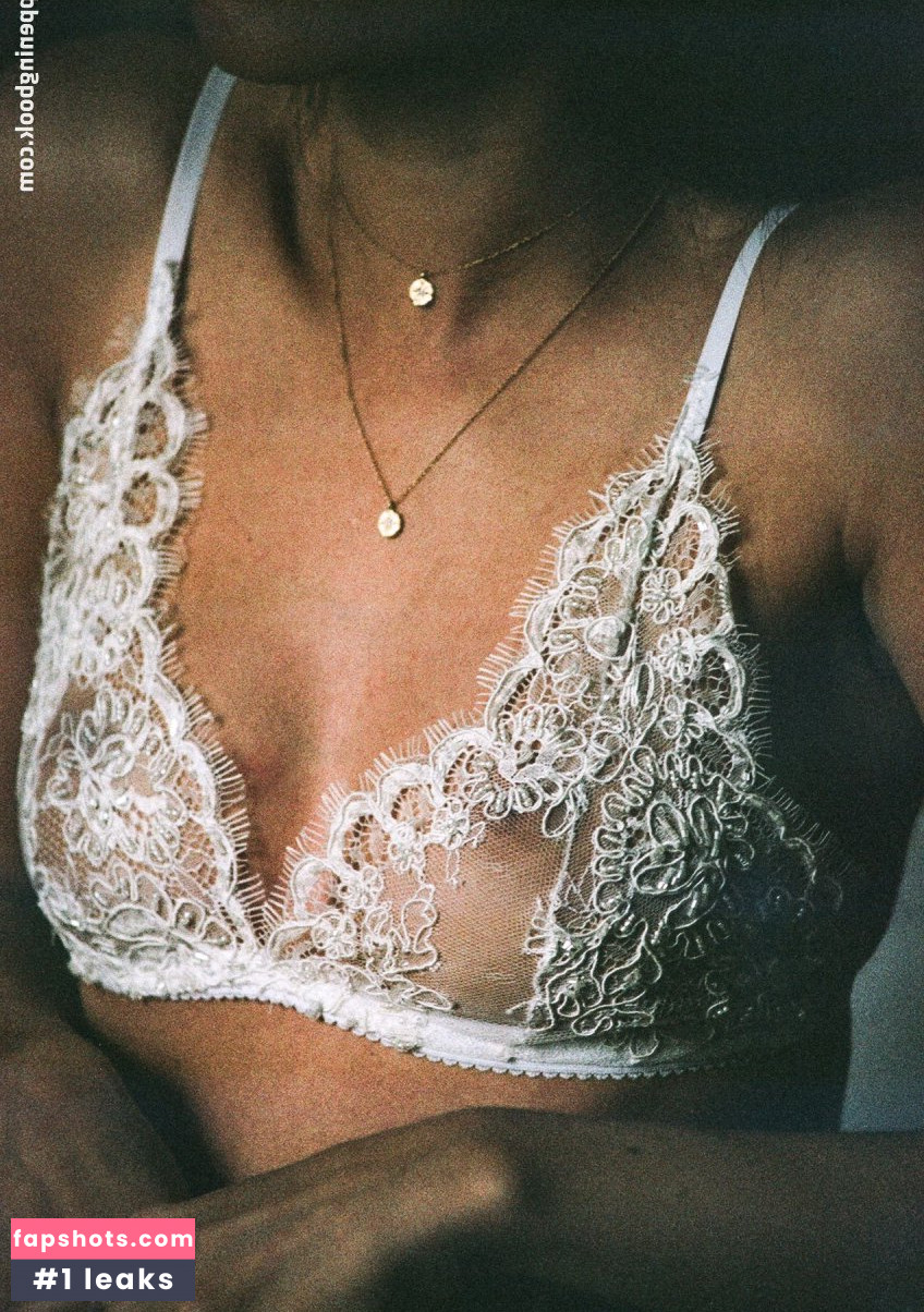 Elle Trowbridge gallery photo #54