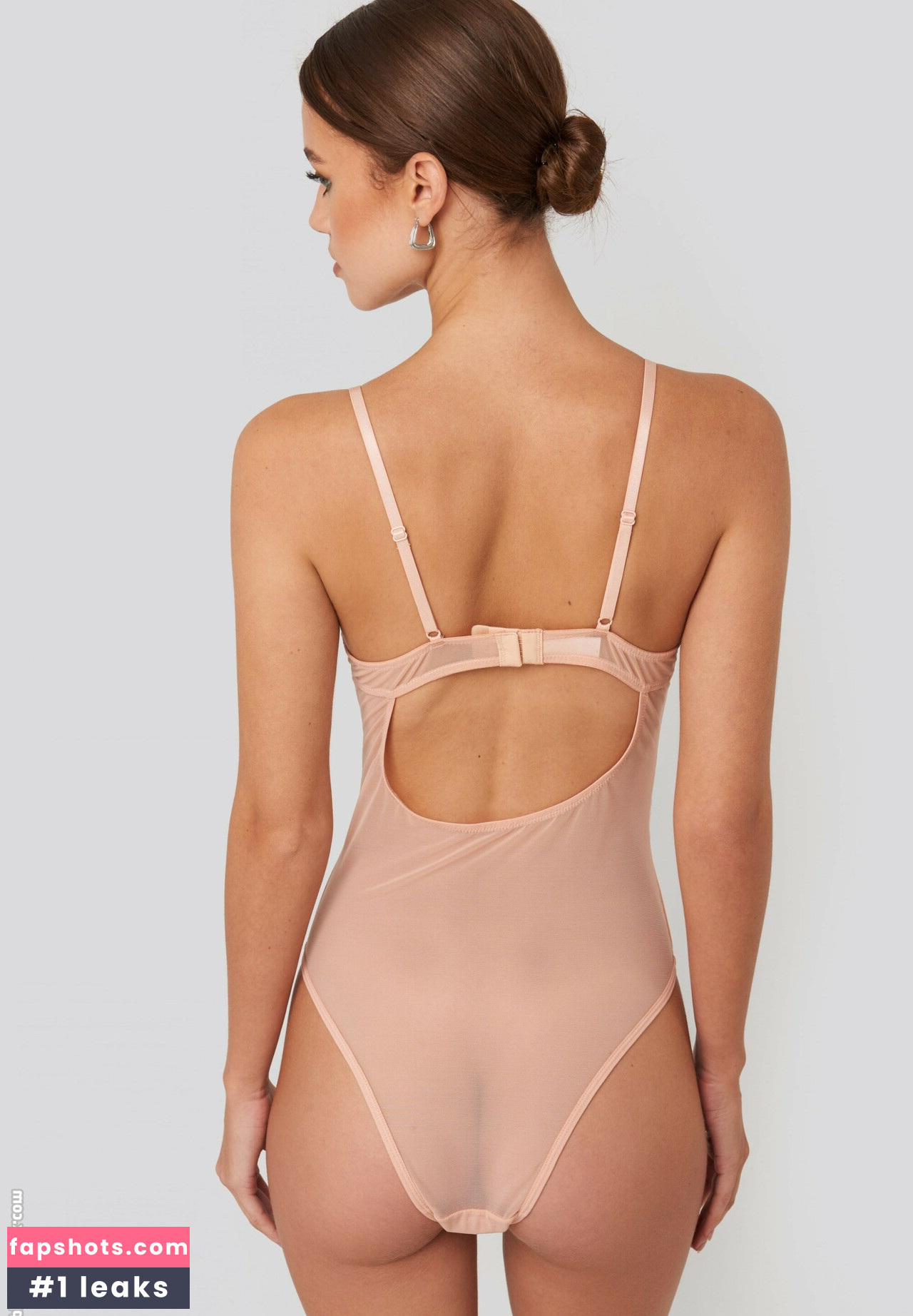 Elle Trowbridge gallery photo #10