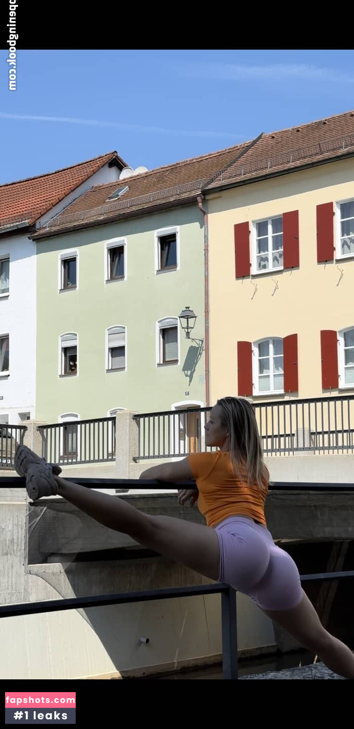 Ellen Åkesson gallery photo #8