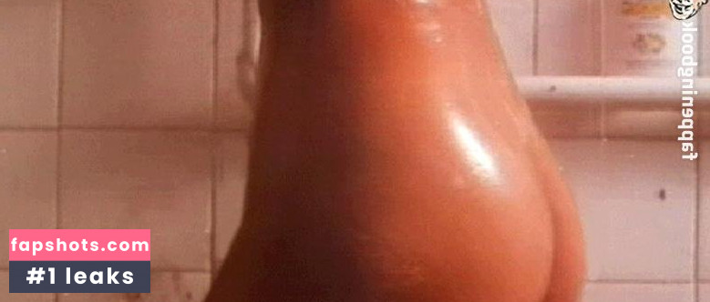 Ellen Chan gallery photo #12