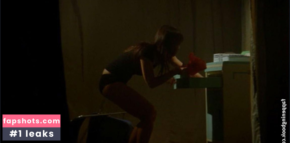 Ellen Chan nude babe gallery