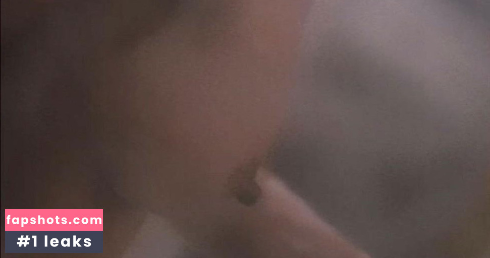 Ellen Chan gallery photo #9