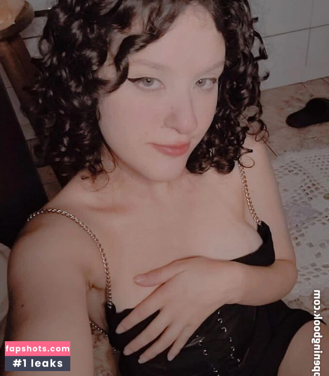 Ellen Maysa gallery photo #13