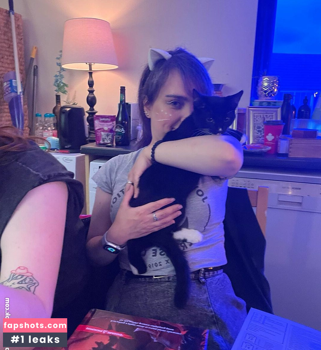 Ellen Rose gallery photo #19