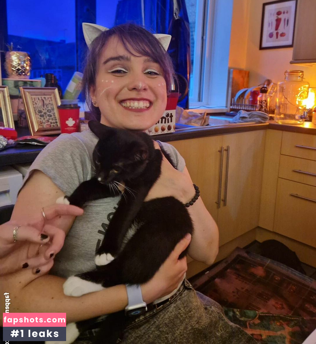 Ellen Rose gallery photo #28