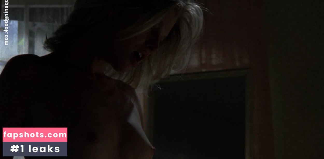 Ellen Woglom gallery photo #9