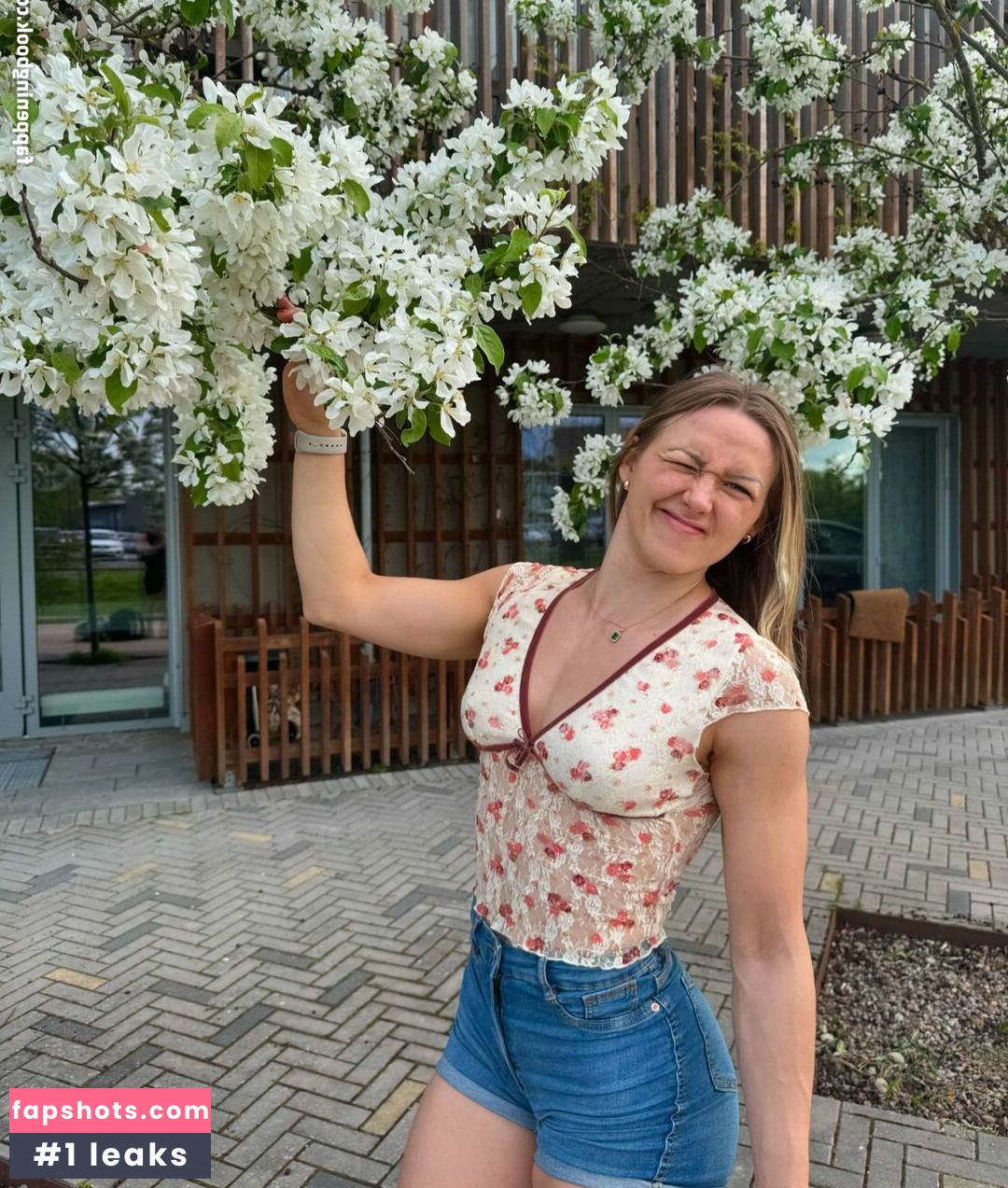 ellenvy gallery photo #9