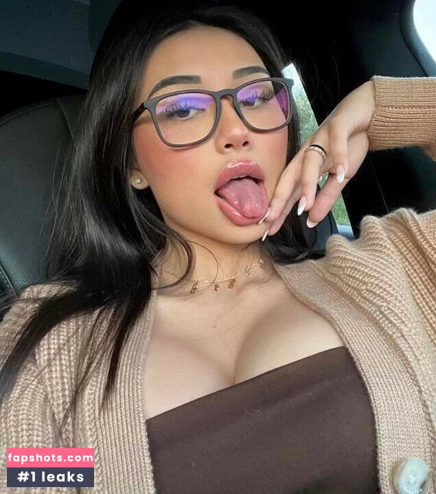 Ellerie Marie gallery photo #6