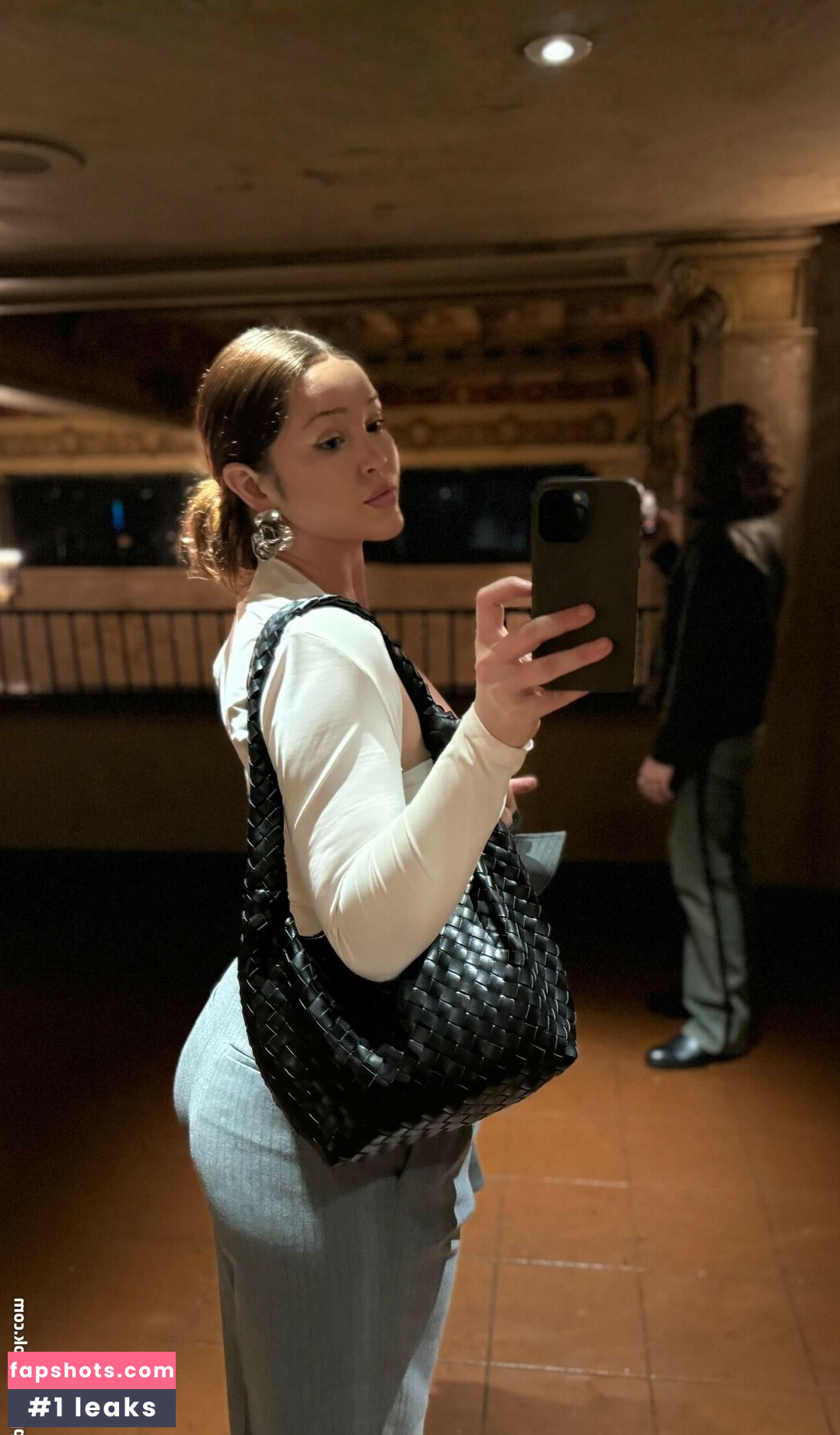 Elley Duhé gallery photo #4