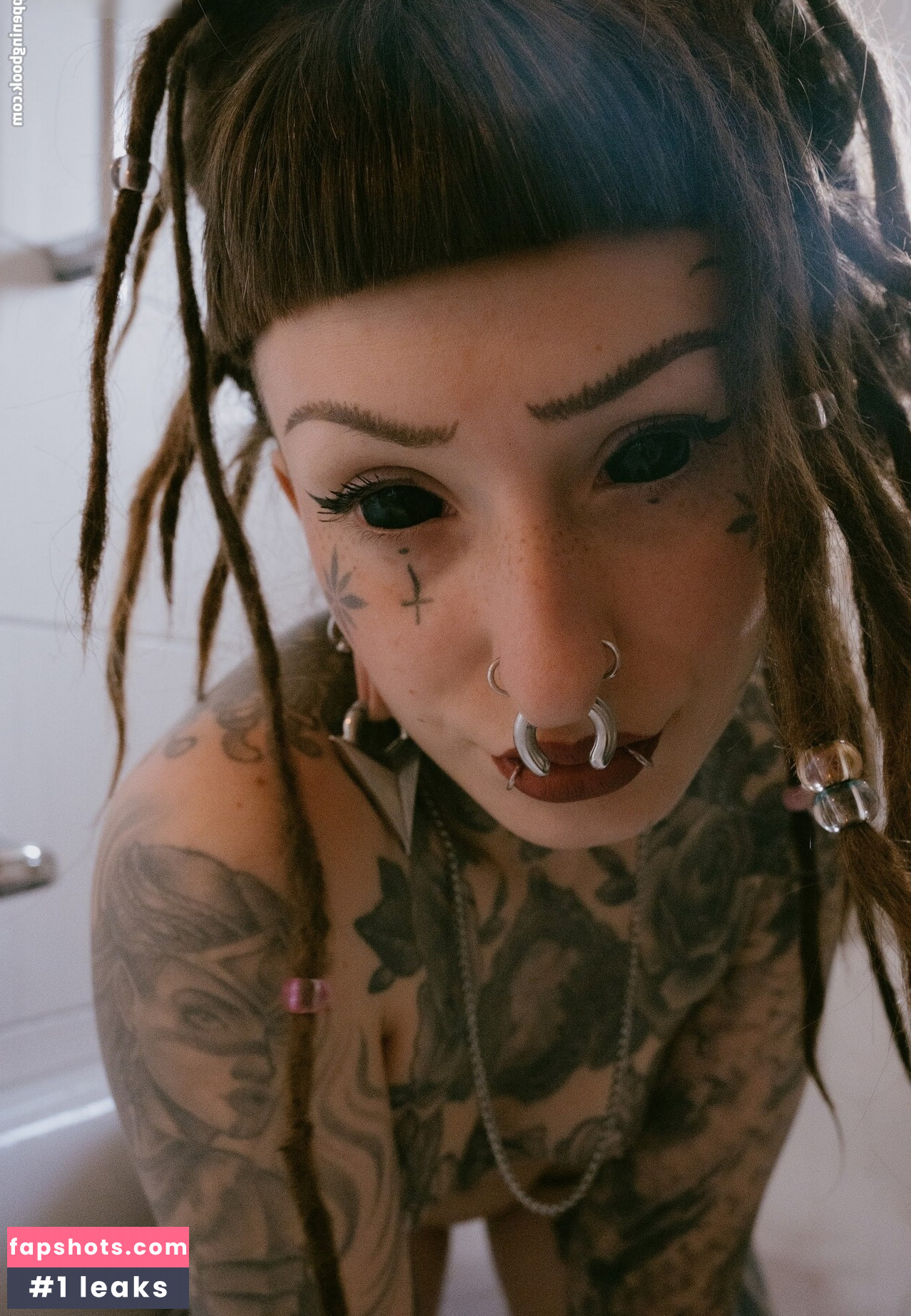 ElliDings666 gallery photo #25