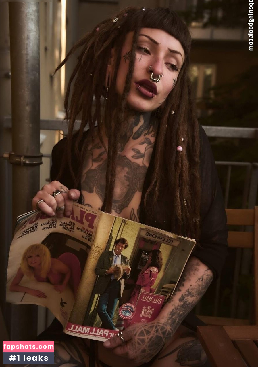 ElliDings666 gallery photo #30