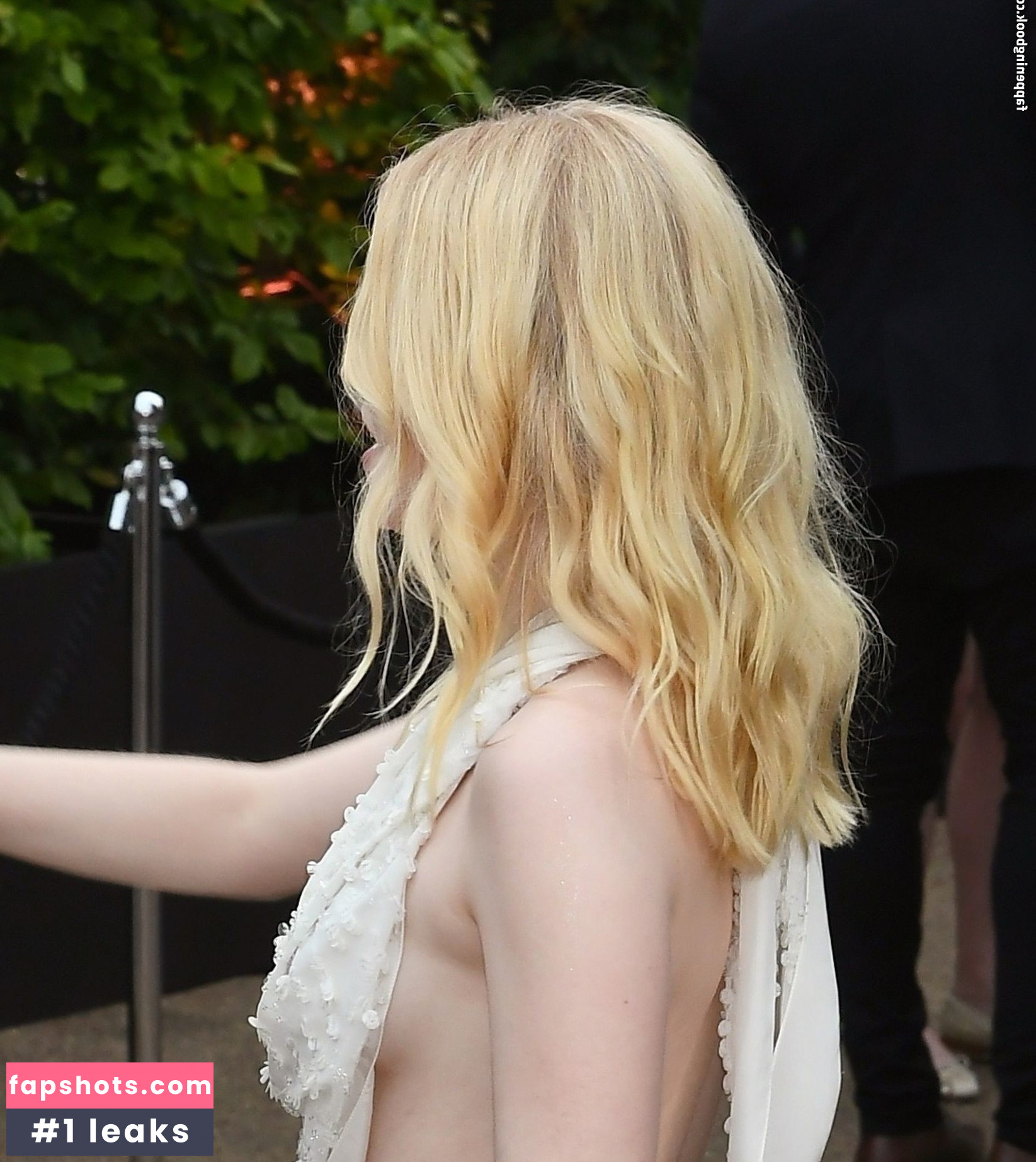 Ellie Bamber gallery photo #178