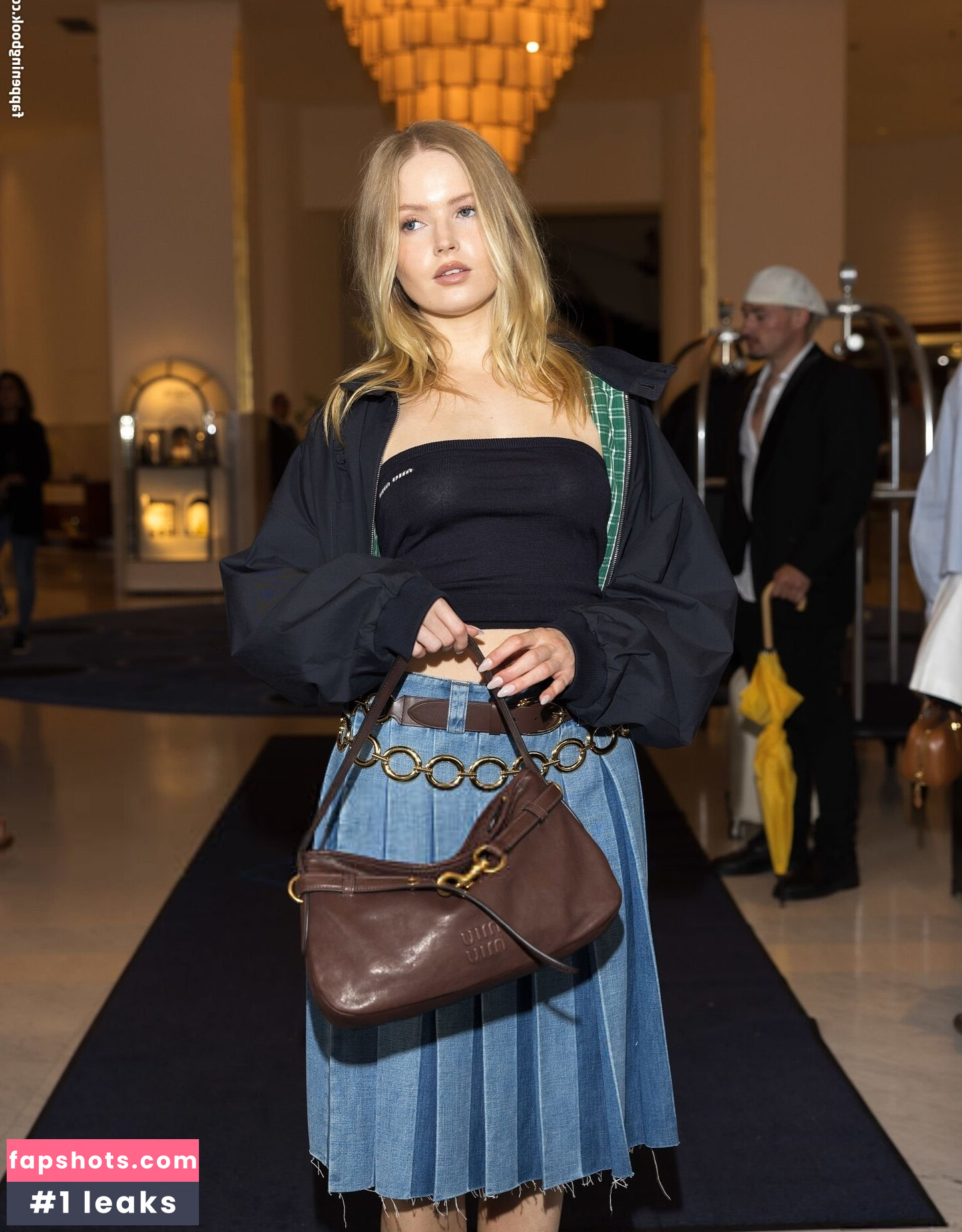 Ellie Bamber gallery photo #22