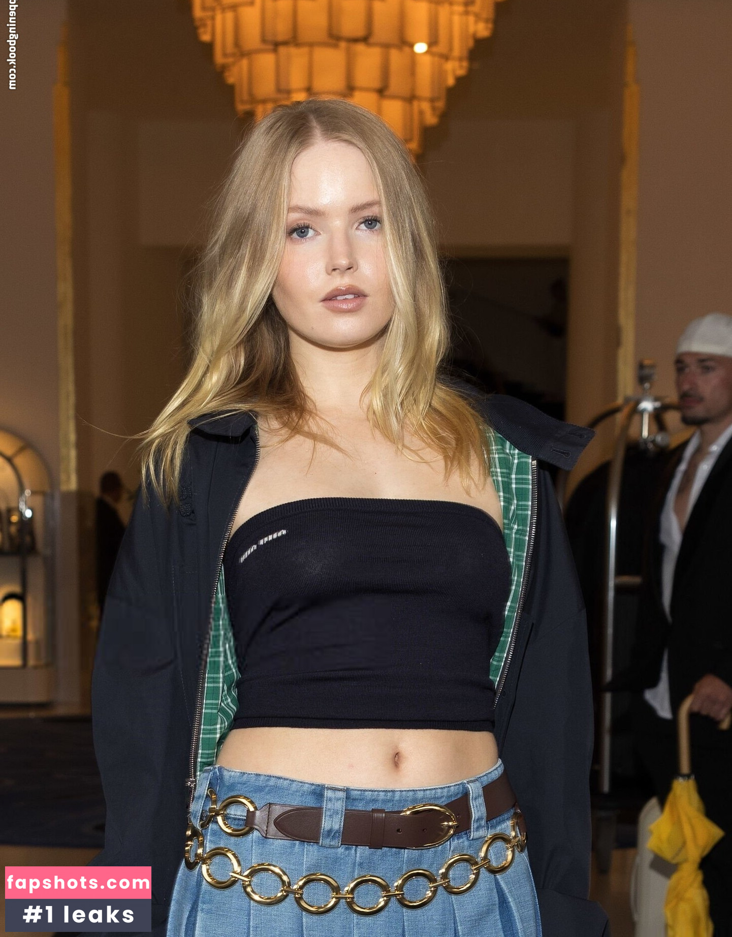 Ellie Bamber gallery photo #30