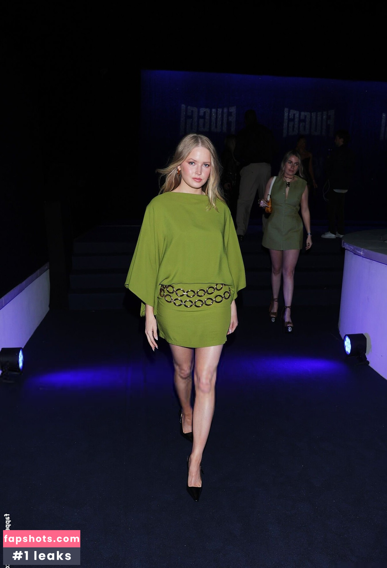 Ellie Bamber gallery photo #5