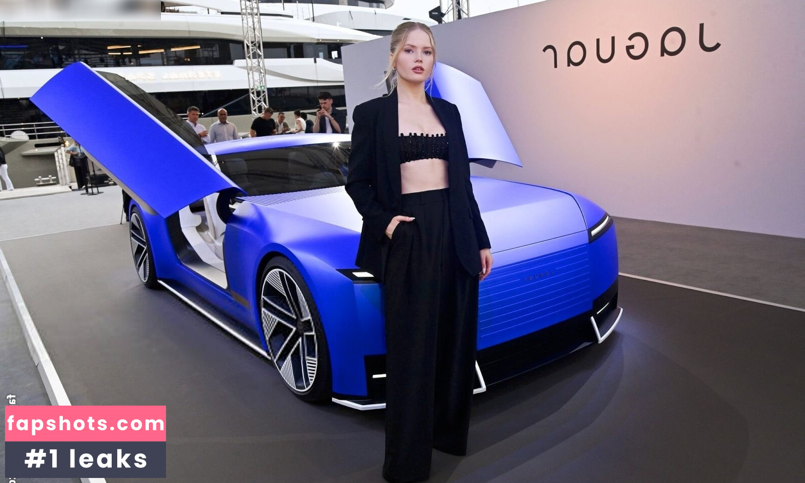 Ellie Bamber gallery photo #42