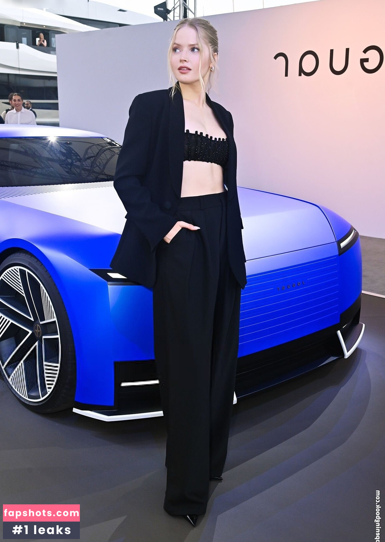 Ellie Bamber gallery photo #43