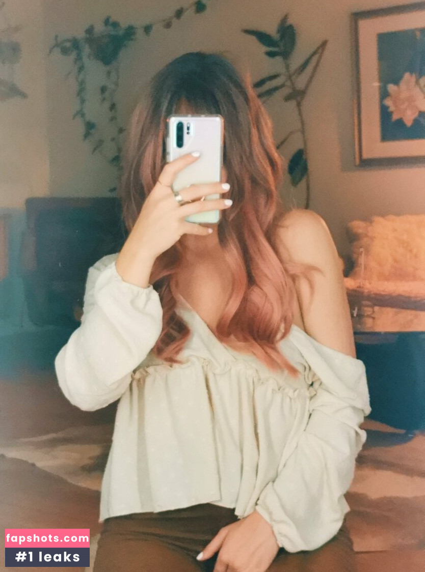 Ellie Batton gallery photo #2