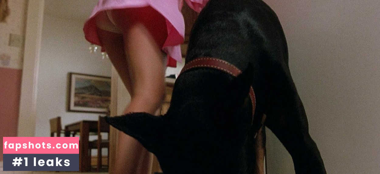 Ellie Cornell gallery photo #5